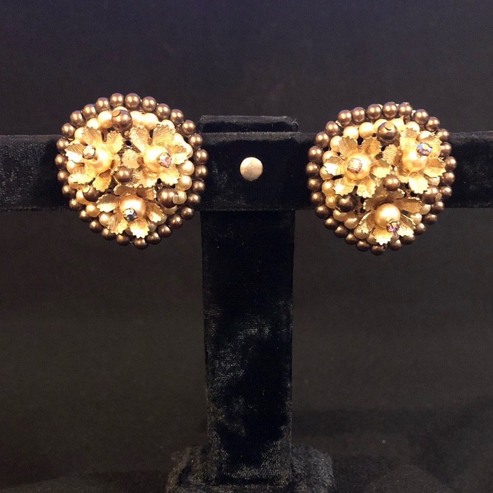 Vintage 1950s Beaded Clip Earrings